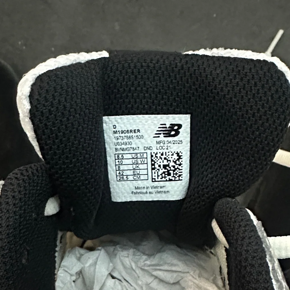 New Balance 1960R Metallic Silver and Black Shoes - Picture 2 of 3